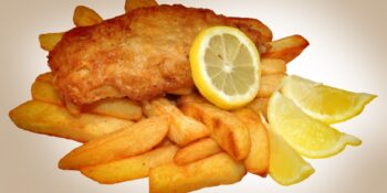 Filé de peixe com batatas fritas