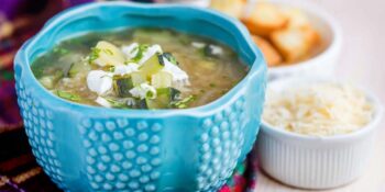 Sopa de cebola e abobrinha