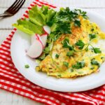 Receita de omelete com salsa e cebolinha perfeita e proteica para seu lanche
