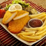 filé de frango empanado com batata frita simples fácil tudo gostoso