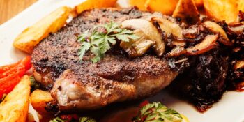 Filet mignon suíno com cogumelos
