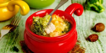 Macarrão com brócolis ao alho e óleo