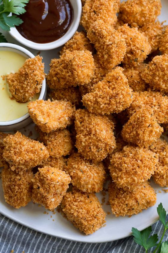 nuggets empanados com cream craker tudo gostoso