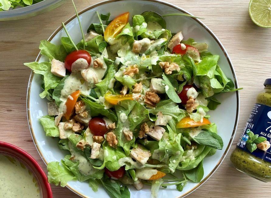 salada de frango com molho de iogurte @comidasreceitas