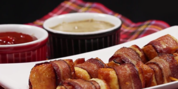 Espetinho de queijo coalho com bacon
