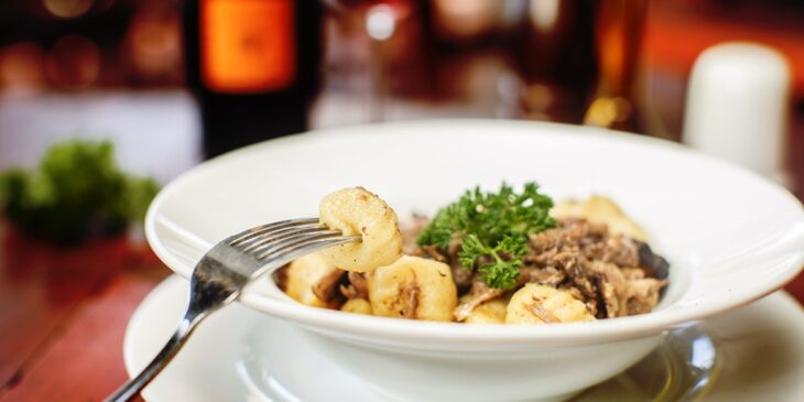 Receita de nhoque de mandioca com carne de sol mais fácil do mundo