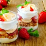 A sobremesa de morango e banana mais gostosa que vai comer em toda sua vida