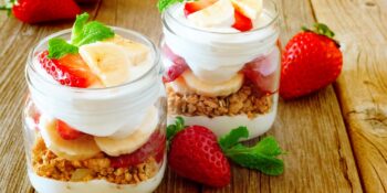 Sobremesa de morango e banana