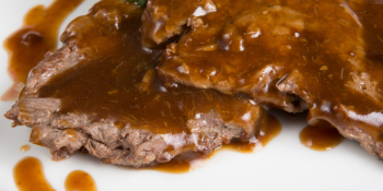Coxão mole ao molho de laranja