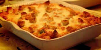 Nhoque ao molho branco gratinado