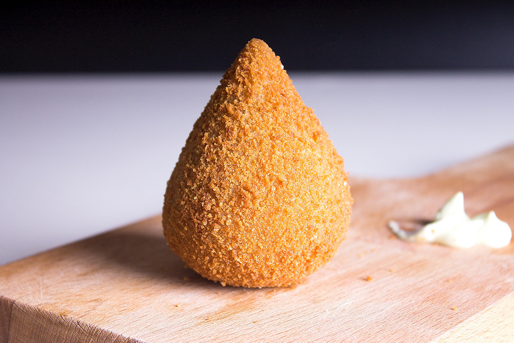 Coxinha de camarão com requeijão