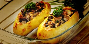 Batata assada com cogumelos e frango