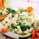Receita de salada de frango com legumes muito fácil