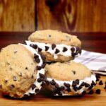Cookies-com-chocolate-e-creme