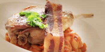 Confit de coxas e sobrecoxas de pato