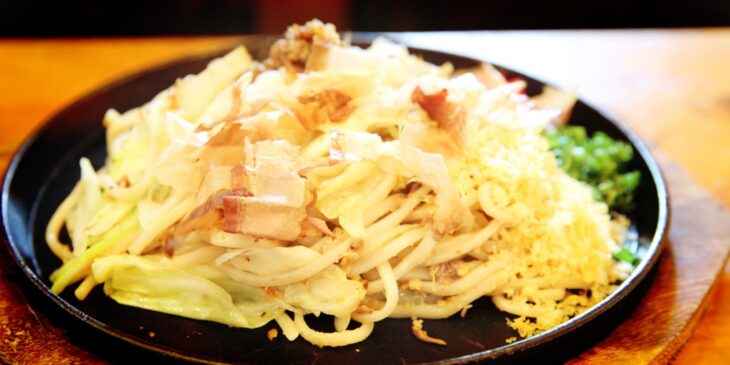 macarrão com frango e queijo parmesão tudo gostoso