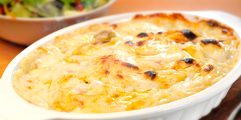 Macarrão com abobrinha e salsicha