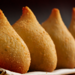 Coxinha de camarão com requeijão