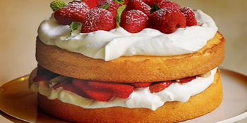Torta de morango com marshmallow