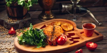 Filé de peixe grelhado com tomate