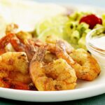 salada para acompanhar camarão frito o que servir com camarão empanado acompanhamento para camarão frito camarão alho e óleo acompanhamento entradas que combinam com camarão molho para camarão empanado camarão provençal acompanhamento o que combina com camarão