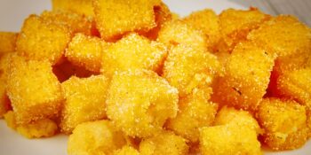 Dadinhos de polenta frita