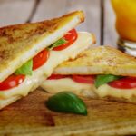 Queijo quente com tomate: minhas visitas amaram esta receita!