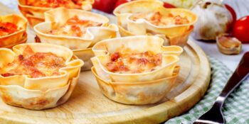 Cestinhas de queijo e bacon