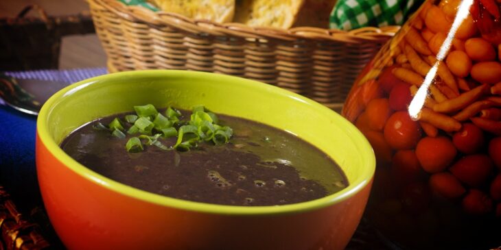 Caldo de feijão: como fazer receita fácil, simples e rápida?