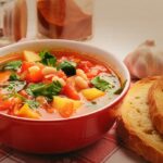 Receita de sopa de feijão, cenoura e batata com caldinho especial