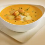 Sopa de abóbora e inhame tudo gostoso