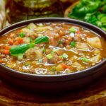 Receita de sopa de legumes com lentilha que garante sorte
