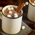 Receita de chocolate quente com marshmallow: como fazer bem fácil