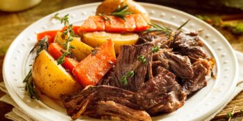 Carne assada desfiada