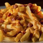 Batata frita com cheddar e bacon