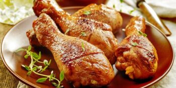 Coxas crocantes com molho de mostarda