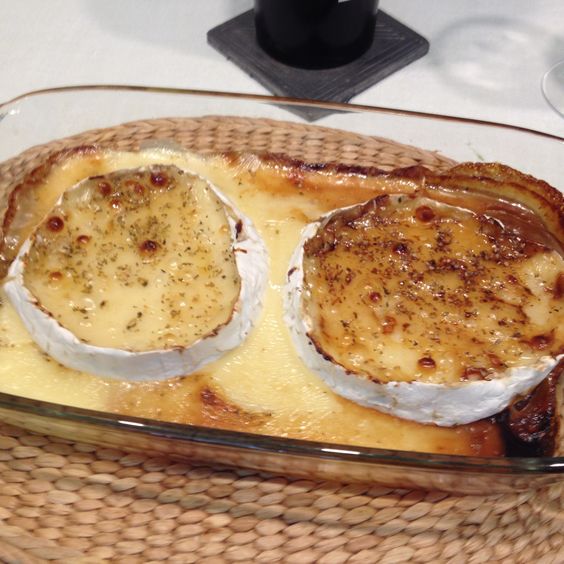 Queijo brie gratinado simples