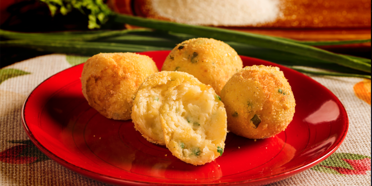 Bolinho de batata baroa e queijo tudo gostoso