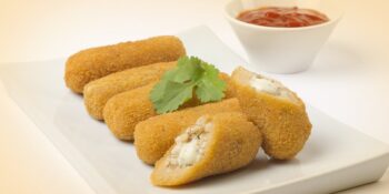 Croquete de frango de massa de coxinha
