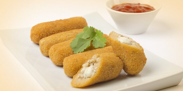 Croquete de frango de massa de coxinha tudo gostoso