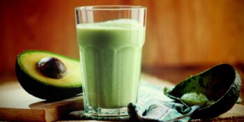 Vitamina de abacate com iogurte