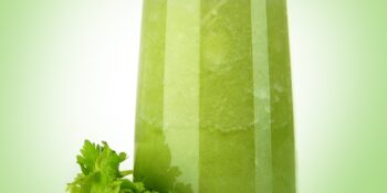 Suco detox de alface e aipo