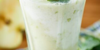 Vitamina de maçã e hortelã