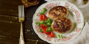 Hambúrguer de frango caseiro