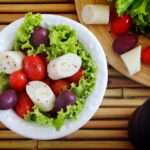 Salada de alface, azeitona e palmito: receita nutritiva e mega fácil que está bombando na WEB