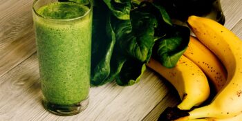 Suco de banana com espinafre