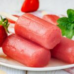 Picolé de morango e hortelã