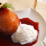 Peras ao vinho: pensa numa sobremesa sensacional!