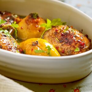 sobrecoxa assada no forno com batata e maionese sobrecoxa assada crocante com batatas coxa e sobrecoxa assada com batata simples sobrecoxa assada com batata na panela de pressão sobrecoxa desossada assada com batata sobrecoxa assada suculenta coxa de frango assada suculenta sobrecoxa com batata na panela