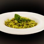 Receita de macarrão com molho de espinafre fácil e simples